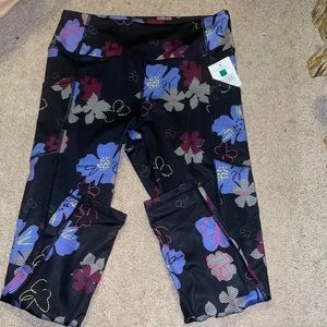 ProPlayer - athletic leggings - size M - Moisture Wicking - pockets - NWT